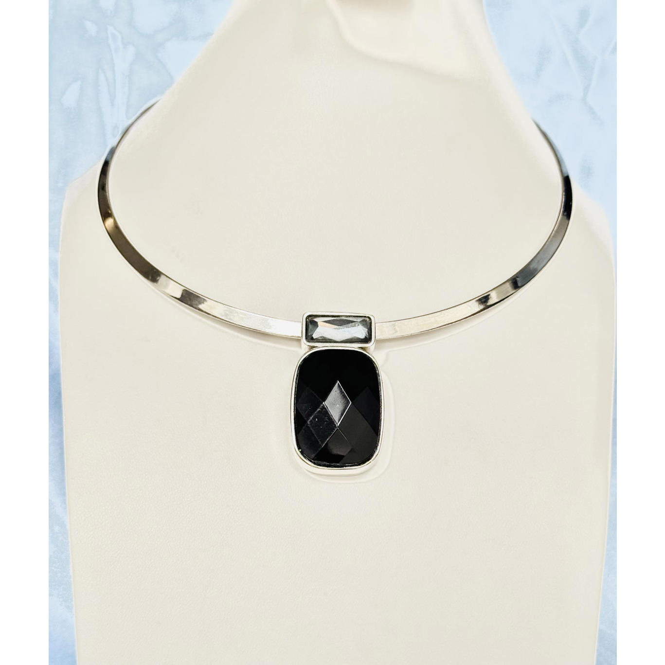 Silver Tone Over Copper Choker With Faceted Black And Silver Framed Pendant